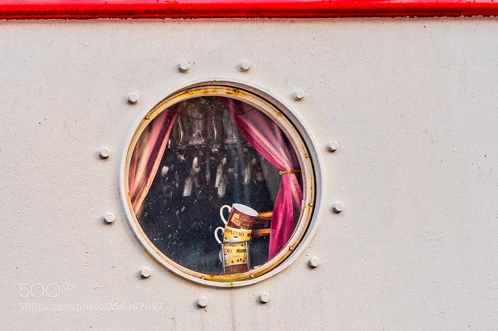 Leica Q (Typ 116) sample photo. Cups in a ship photography