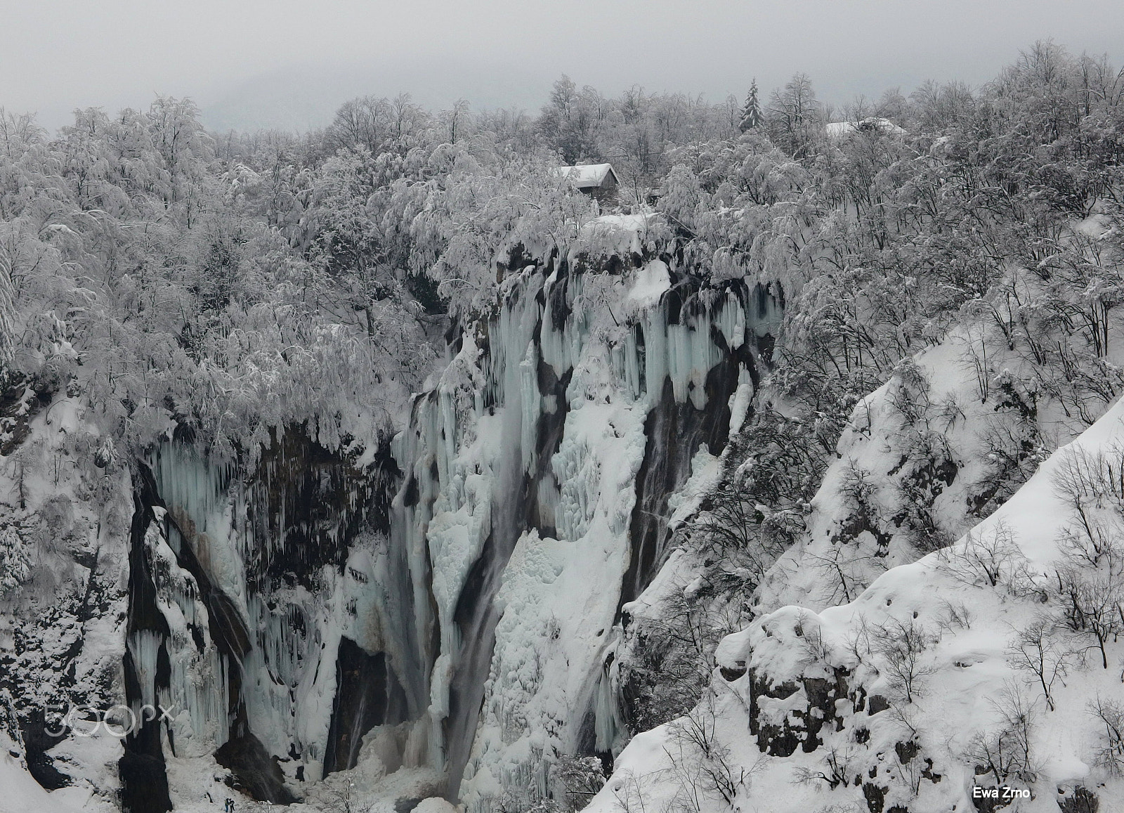 Olympus XZ-2 iHS sample photo. Winter at plitvice lakes. photography