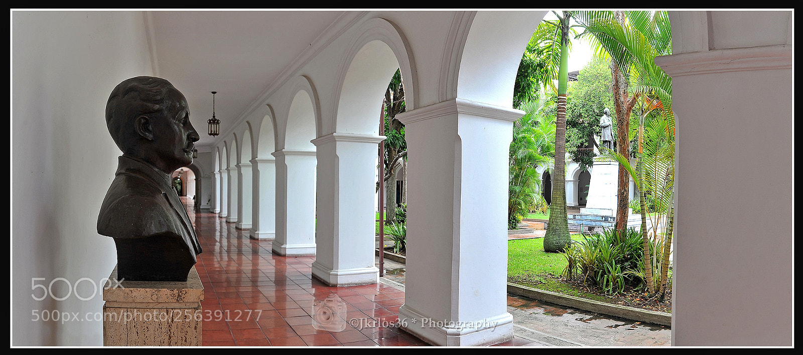 Nikon D700 sample photo. Pasillo del palacio de photography