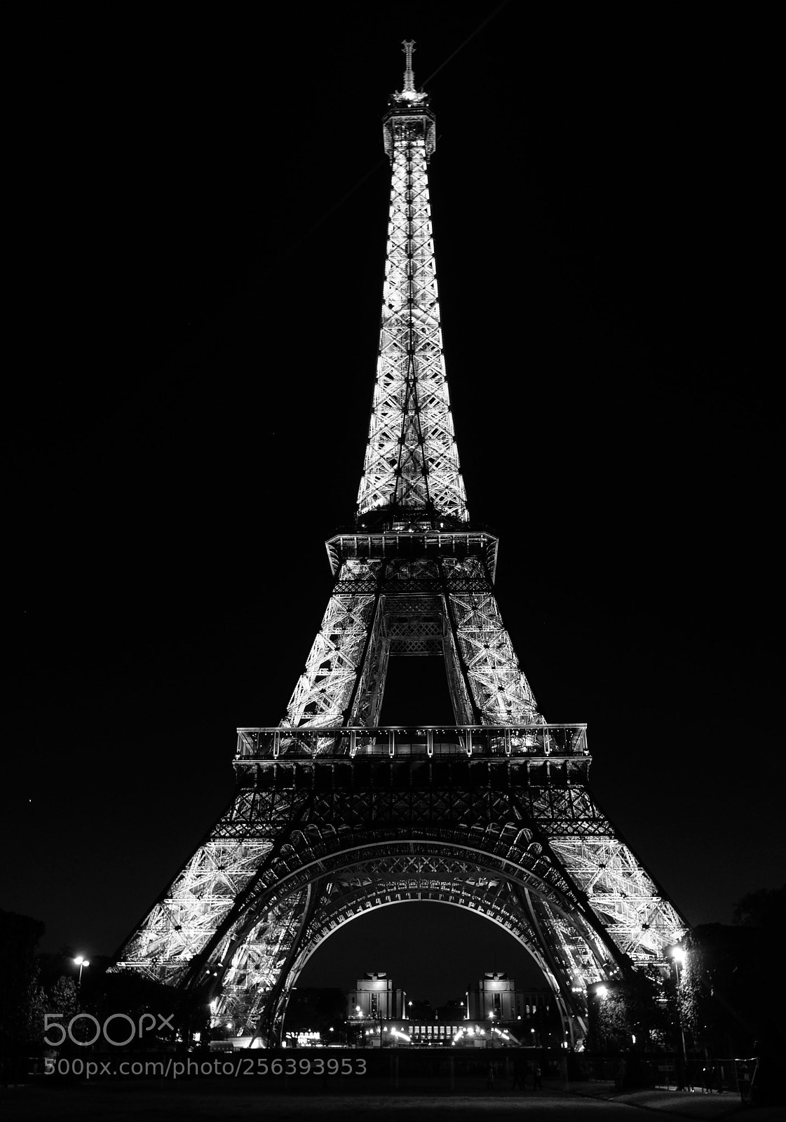 Fujifilm X-T20 sample photo. Tour eiffel black and photography