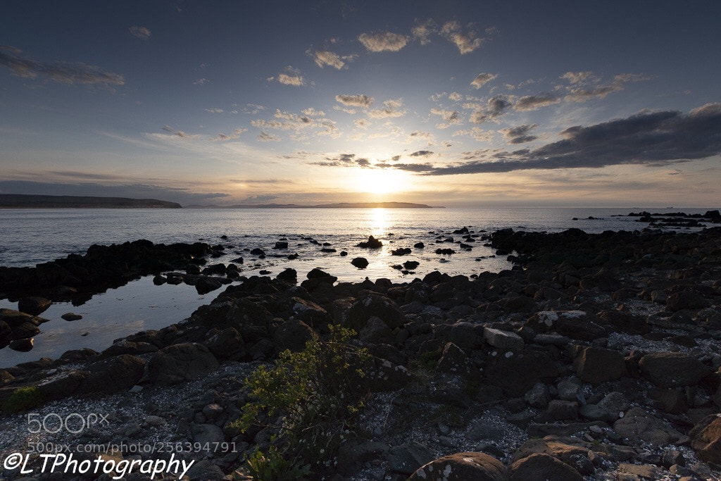 Canon EOS 77D (EOS 9000D / EOS 770D) sample photo. On the rocks photography