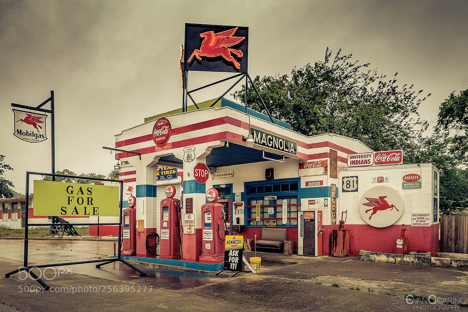 Fujifilm X-T1 sample photo. Magnolia gas station 03 photography