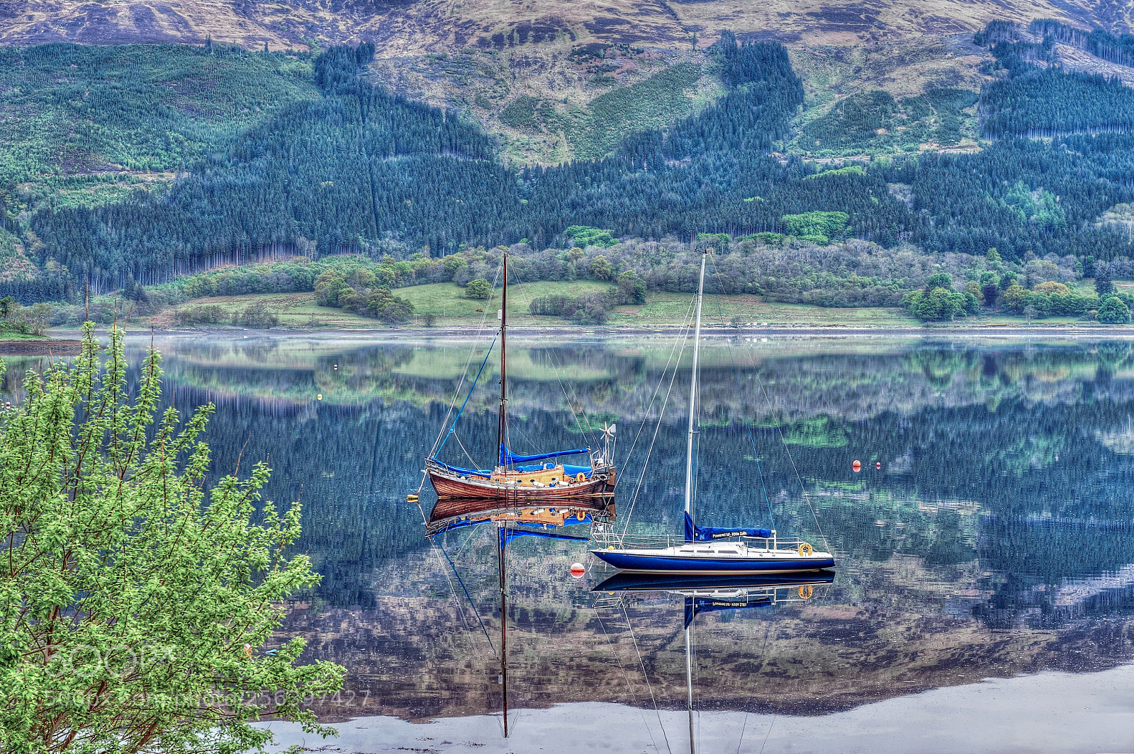 Nikon D700 sample photo. Reflection of mountain & boats photography