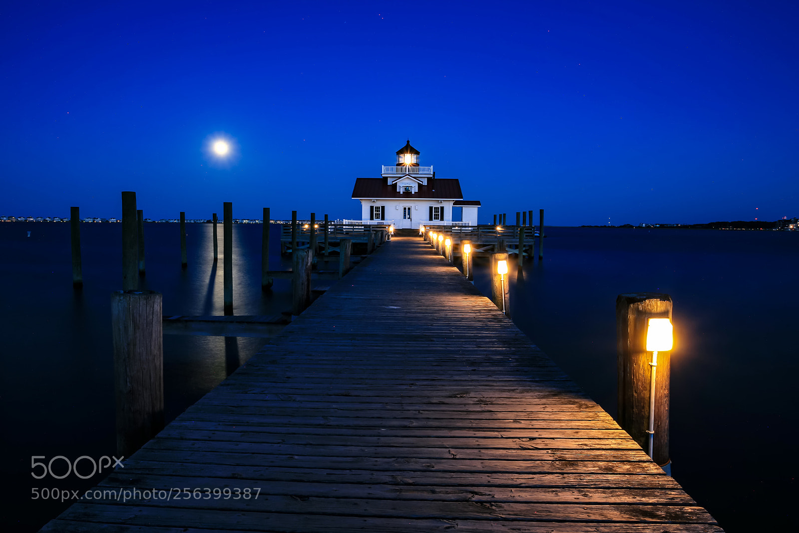 Canon EOS 5D sample photo. By the light photography