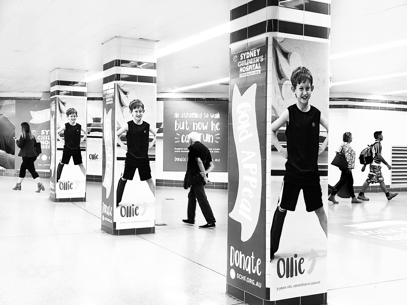 Apple iPhone X sample photo. Central station photography
