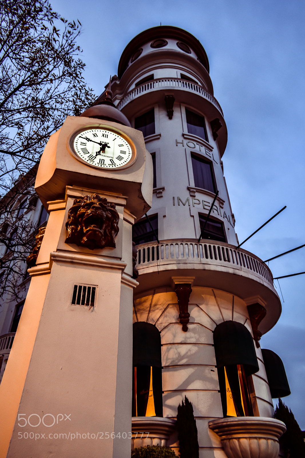 Nikon D3400 sample photo. Time in the city. photography