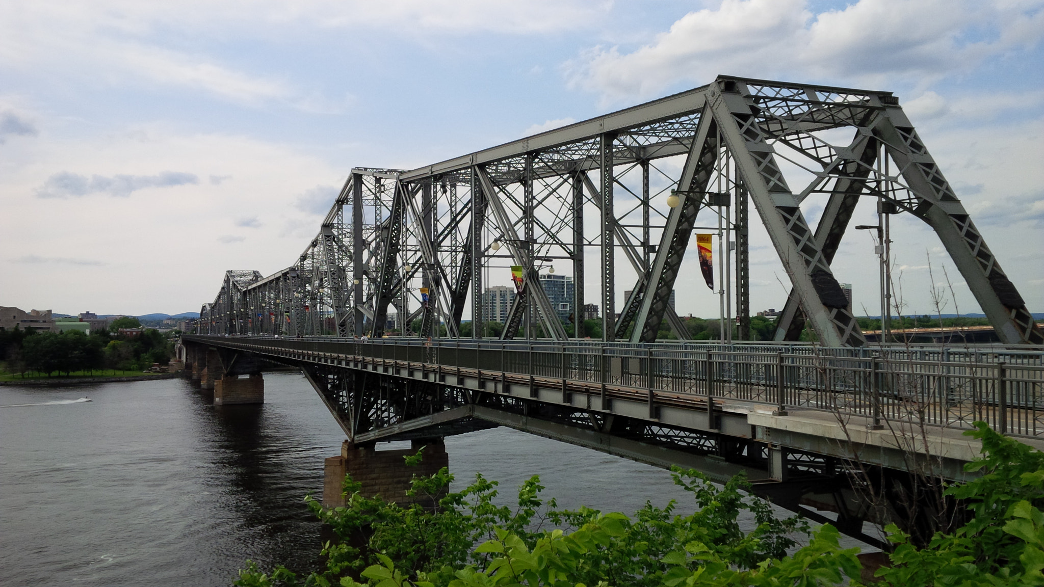 BlackBerry Z10 sample photo. Alexandra bridge photography