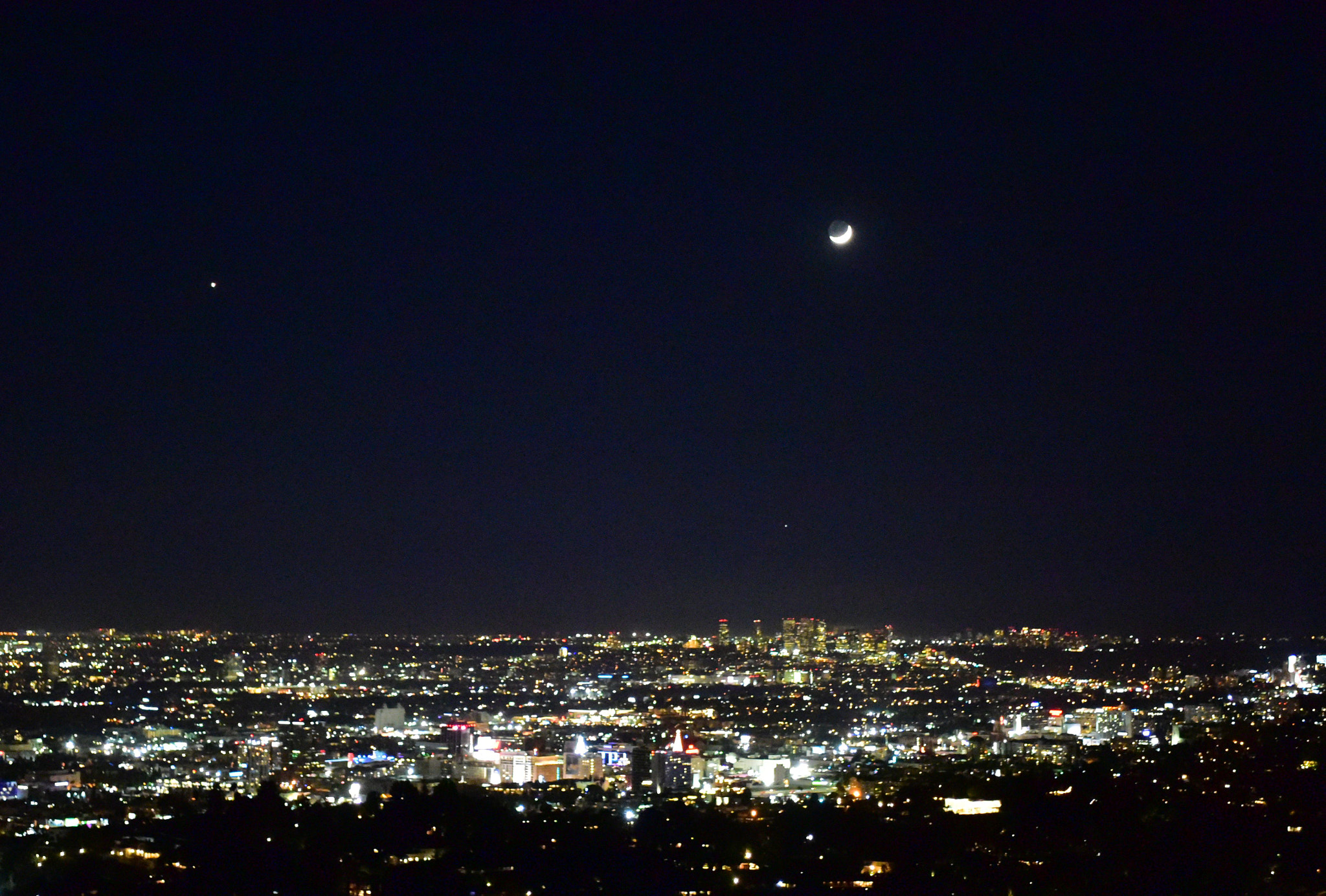 Nikon D810 sample photo. Moon over la photography