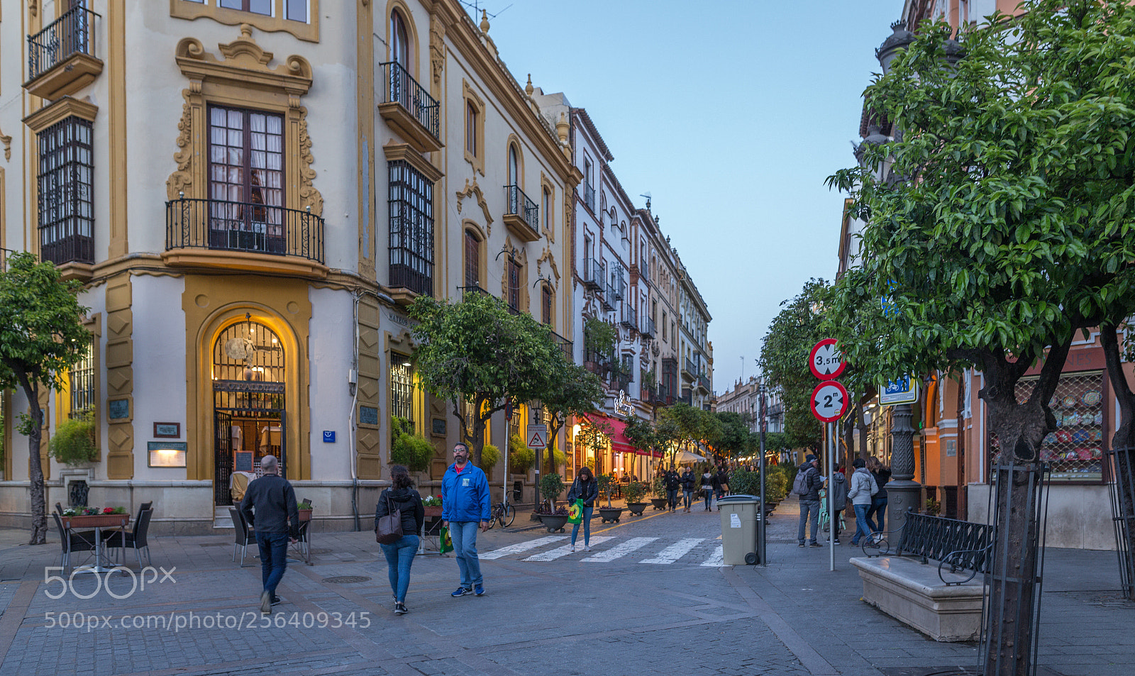 Canon EOS 6D sample photo. Sevilla⏐streets at dusk photography