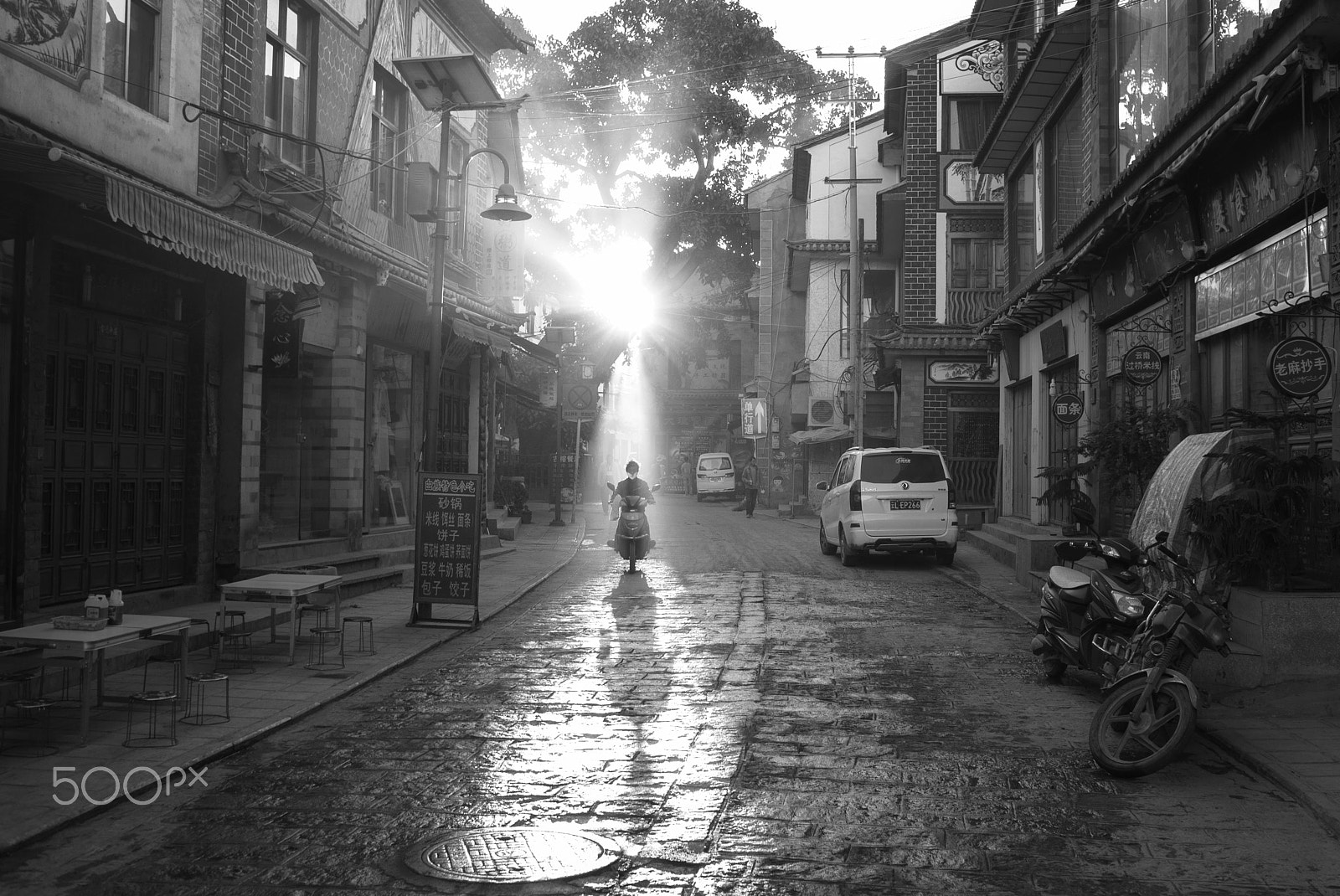Leica X1 sample photo. In the morning photography