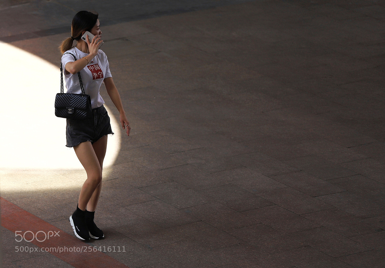 Canon EOS 6D Mark II sample photo. 天桥下 photography