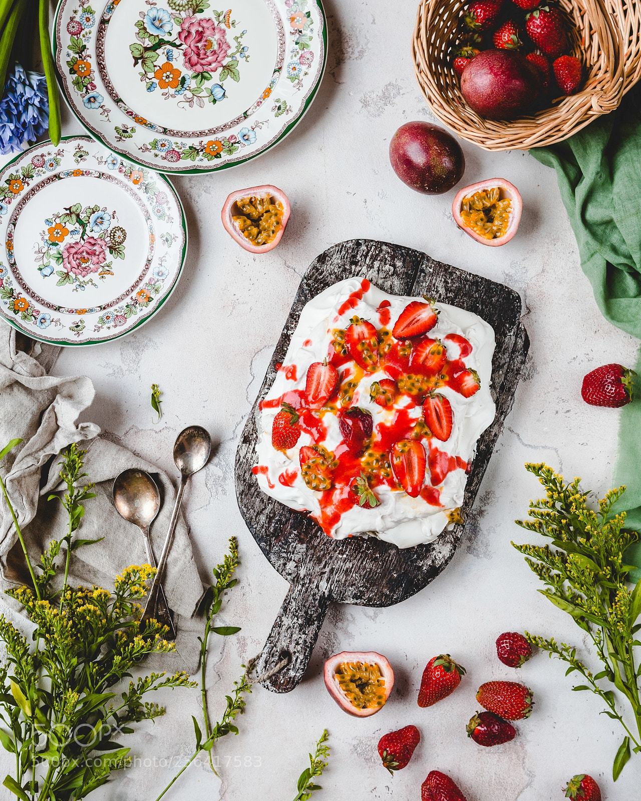 Canon EOS 5D Mark II sample photo. Pavlova cake photography