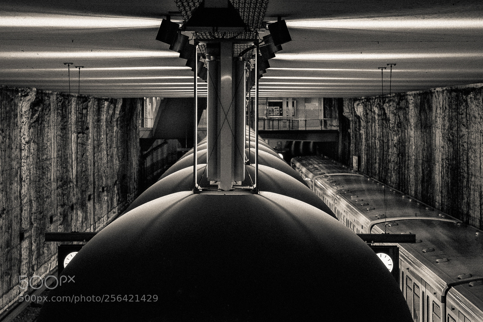 Fujifilm X-T1 sample photo. Subway station westfriedhof noir photography
