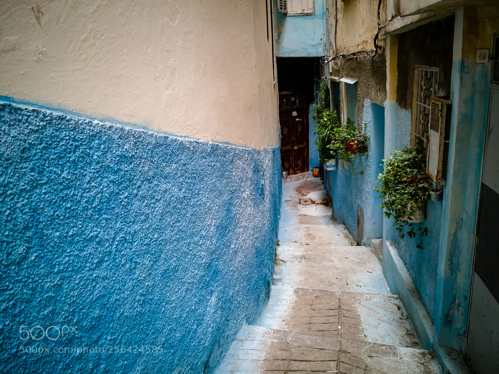 HUAWEI P10 sample photo. Blue alley photography
