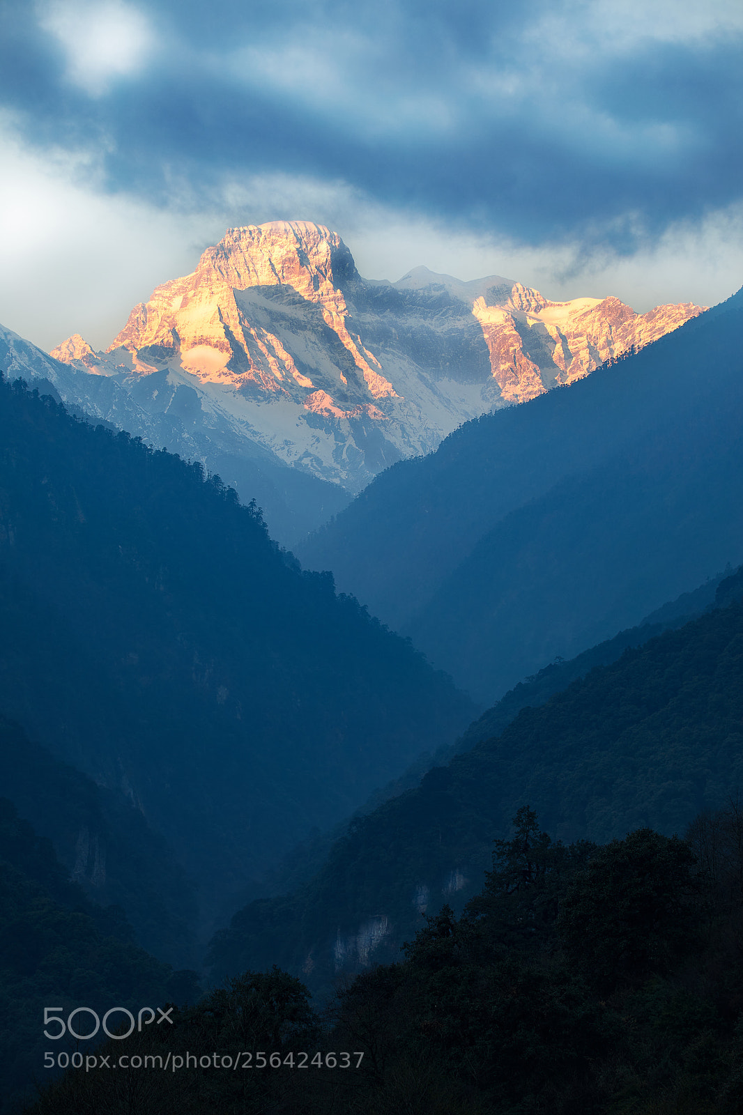 Canon EOS 5D Mark IV sample photo. Bhutan: mount khang bum. photography