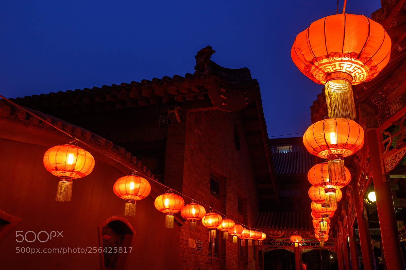 Canon EOS 7D Mark II sample photo. Red lantern photography