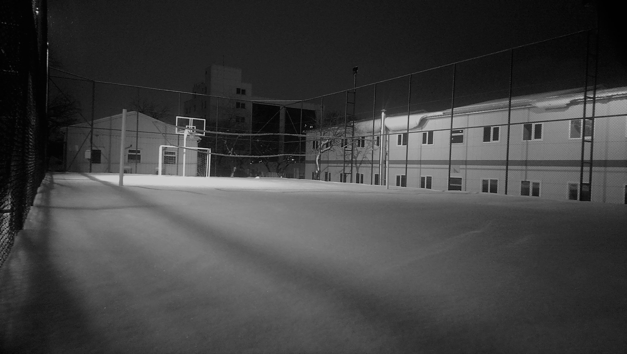 HTC ONE sample photo. Winter night field photography
