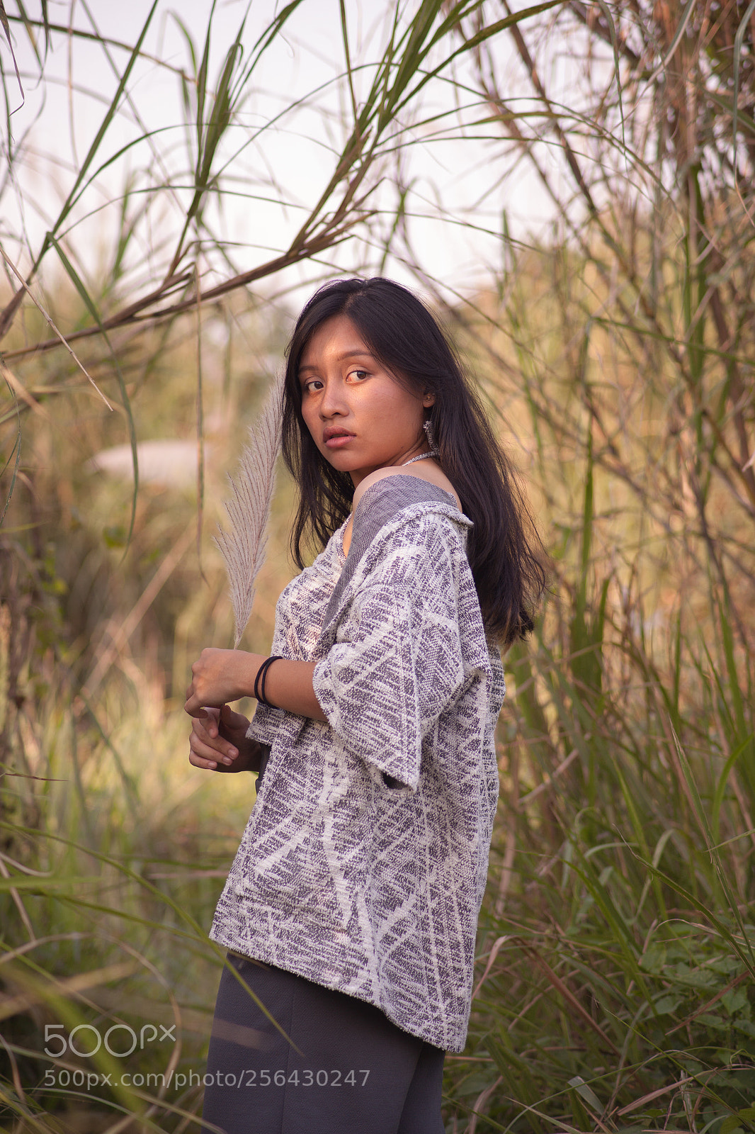 Canon EOS 5D Mark II sample photo. Looking back photography