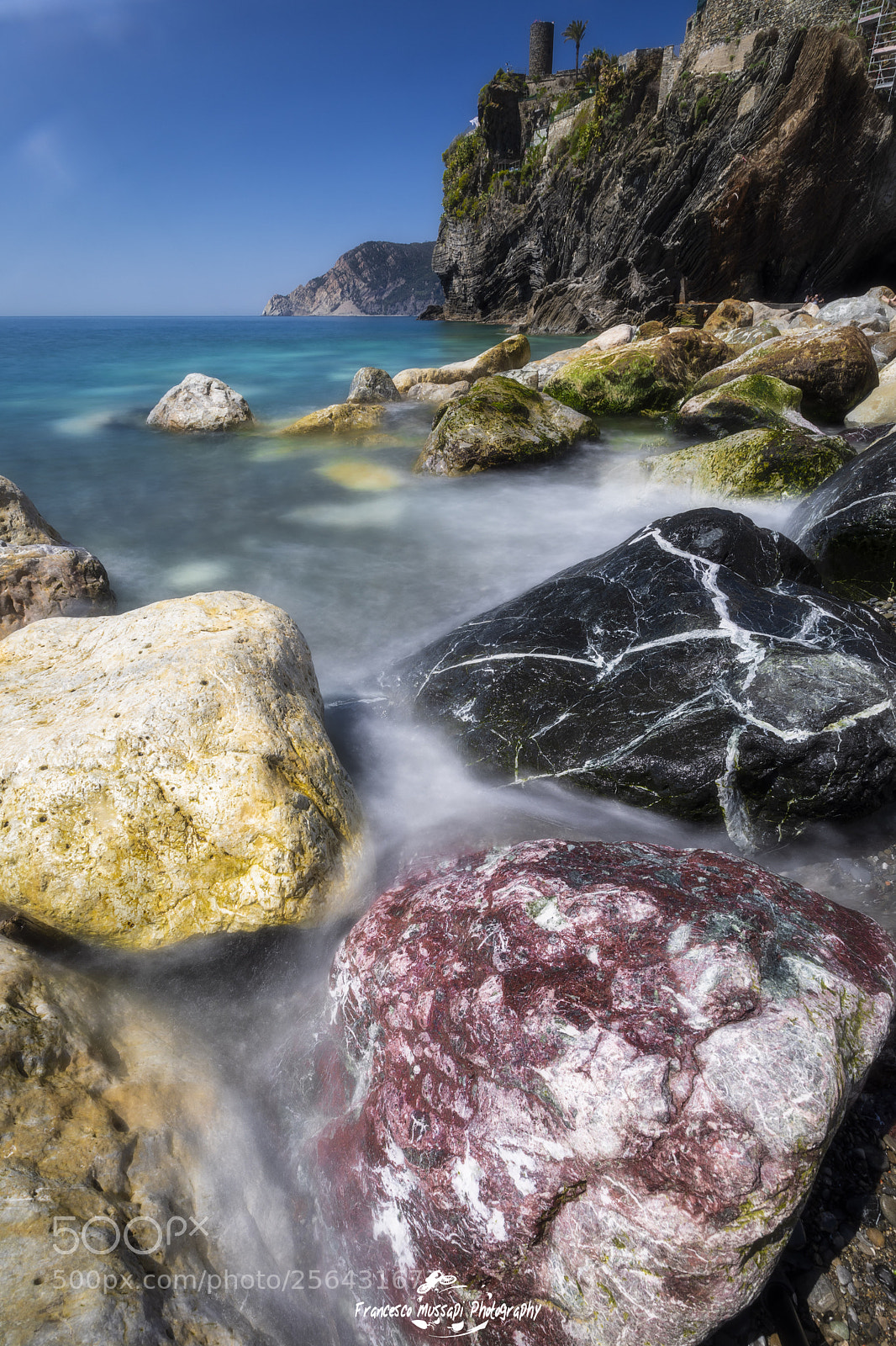 Canon EOS 5D Mark IV sample photo. Vernazza beach photography