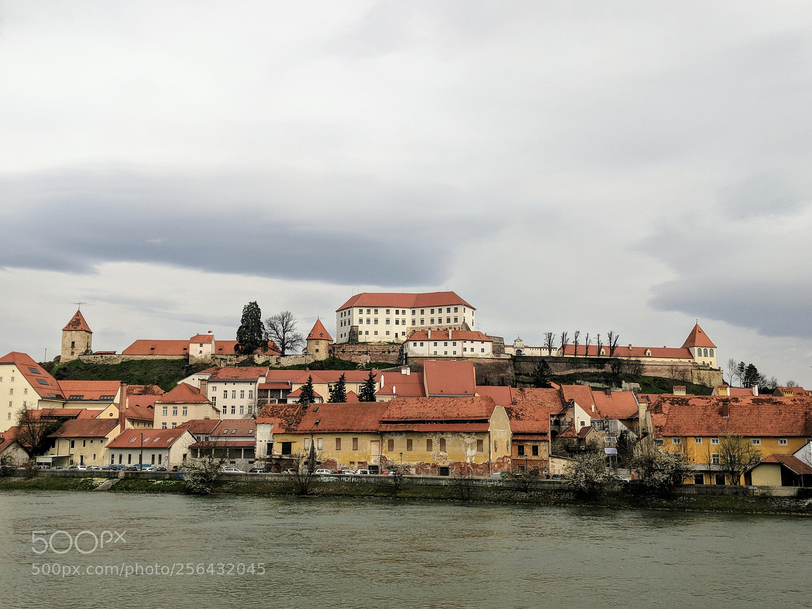 Google Pixel 2 XL sample photo. Ptuj castle photography