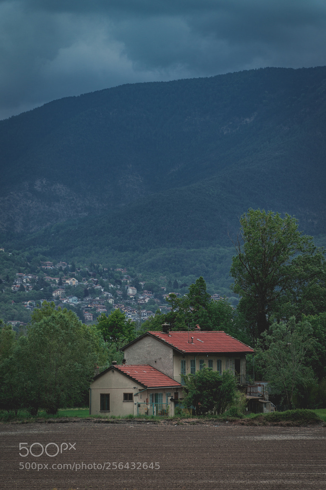 Sony a6000 sample photo. Foot of the mountain photography