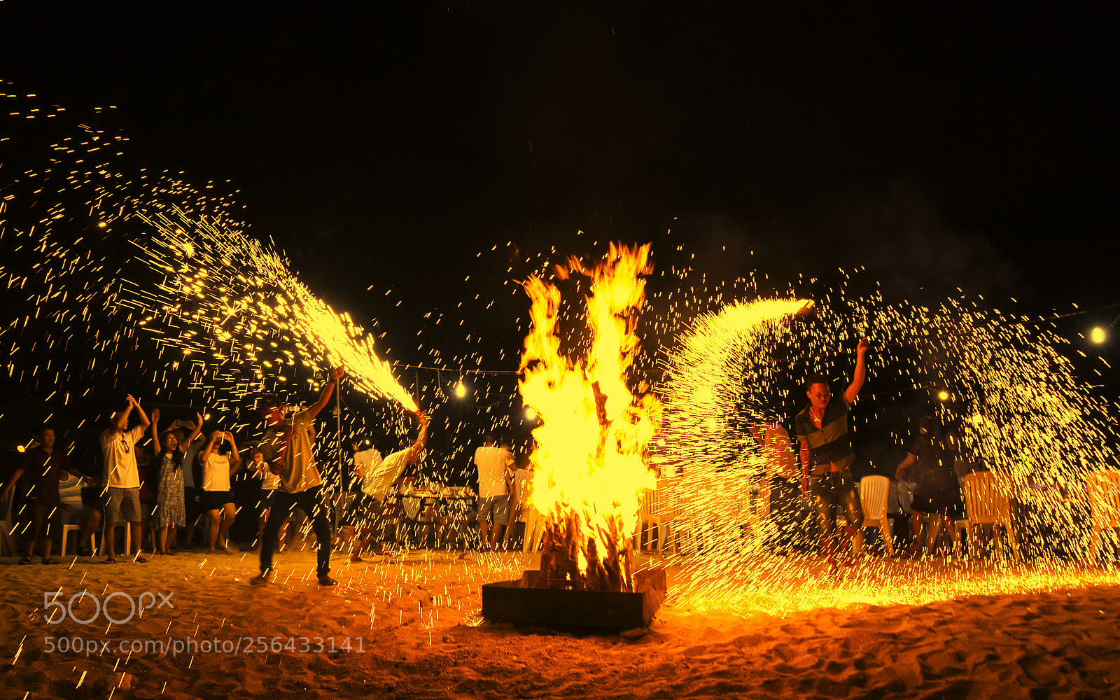 Sony a7 II sample photo. Dancing in the fire photography