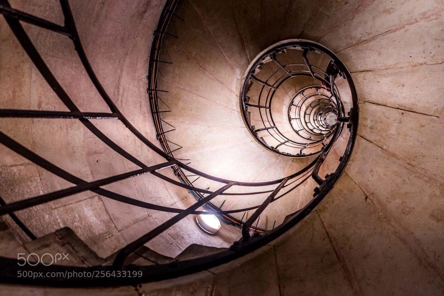 Sony a7R III sample photo. Arc de triomphe stairs photography