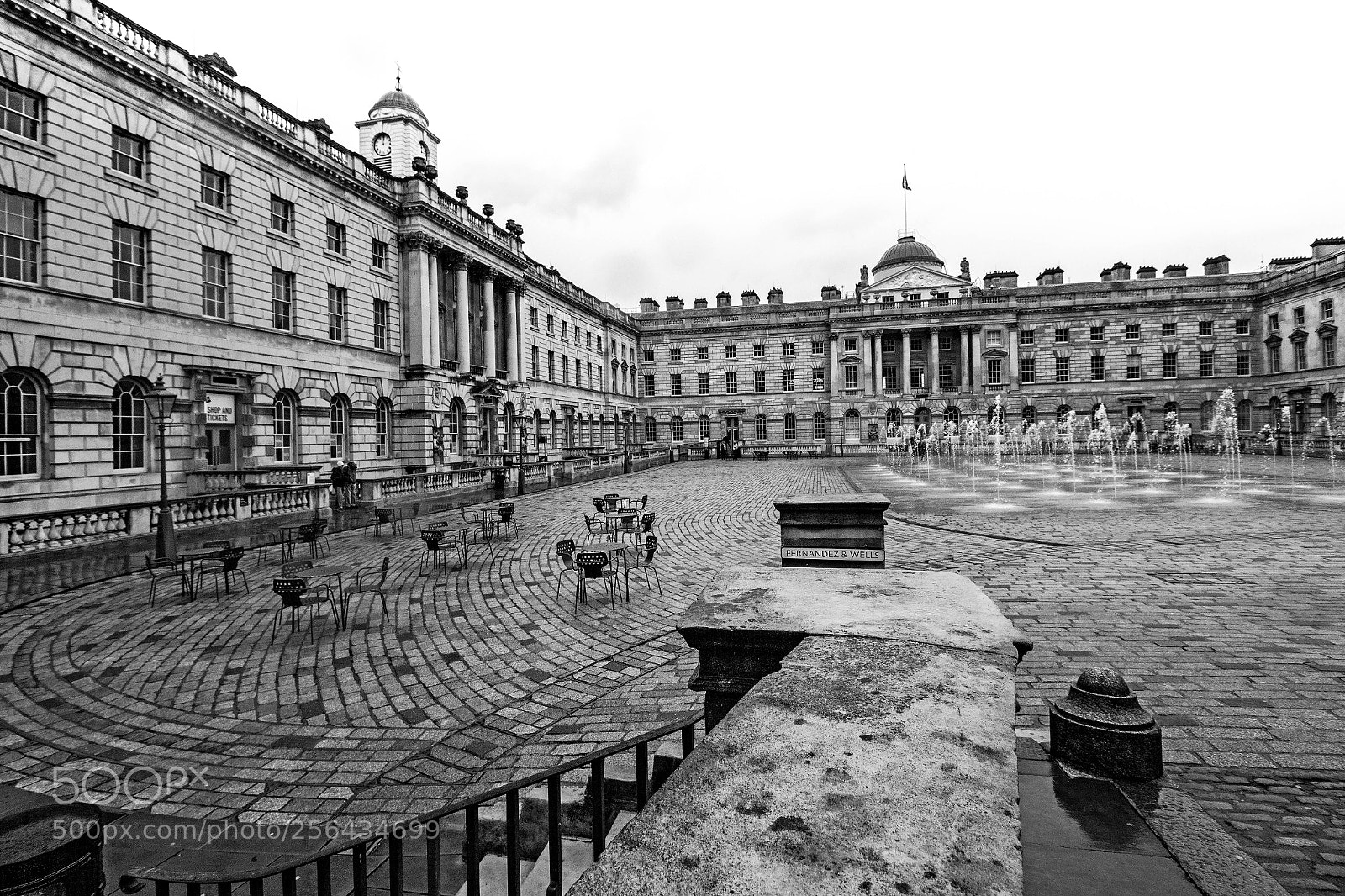 Canon EOS 700D (EOS Rebel T5i / EOS Kiss X7i) sample photo. Somerset house photography
