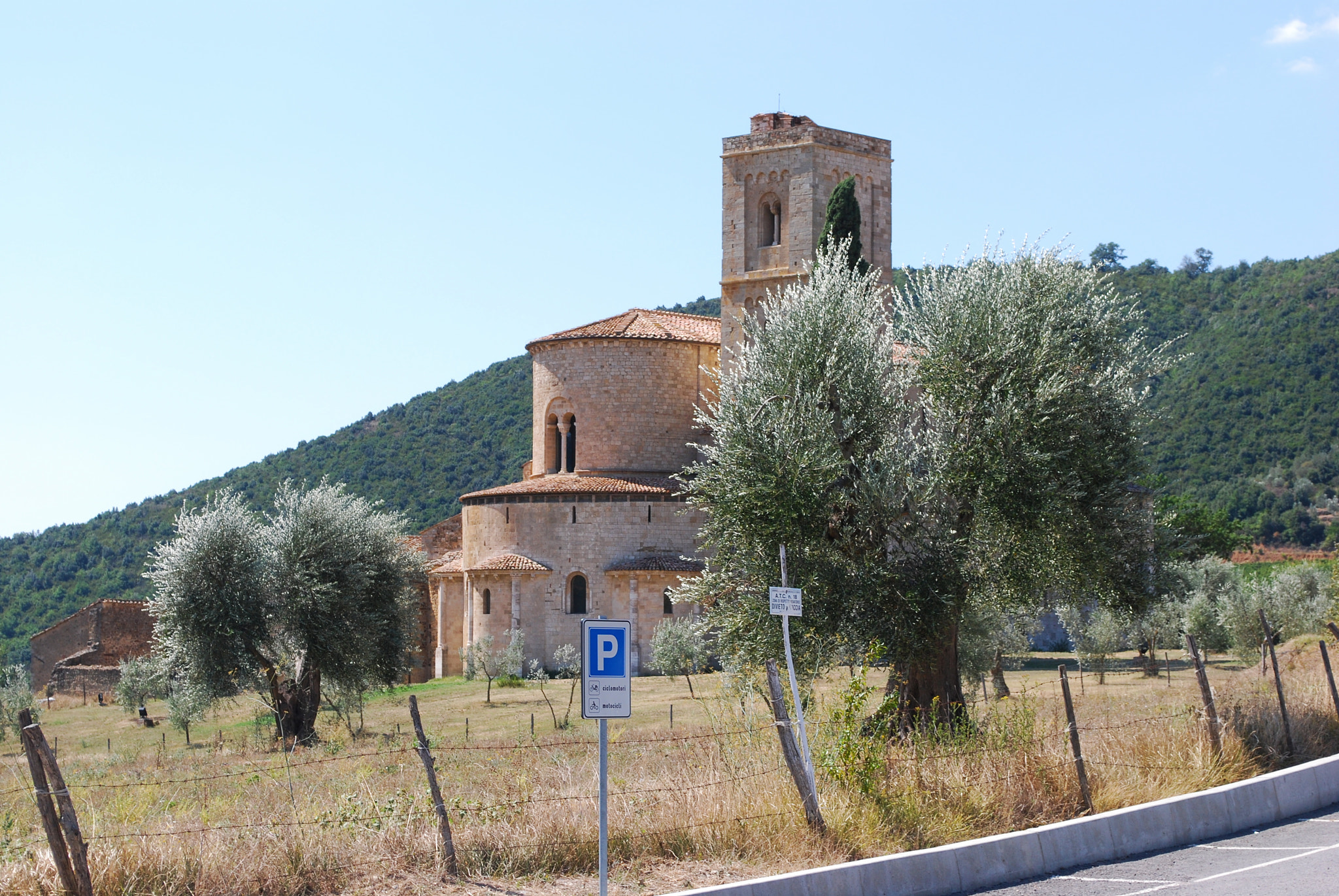 Nikon D60 sample photo. Abbey of sant'antimo photography