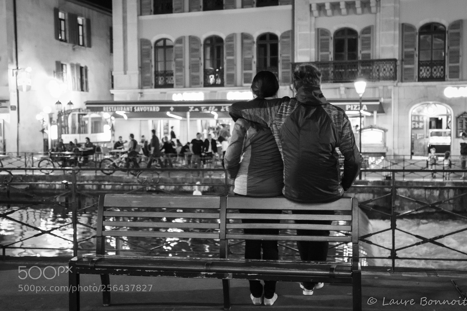Canon EOS 70D sample photo. Street love photography