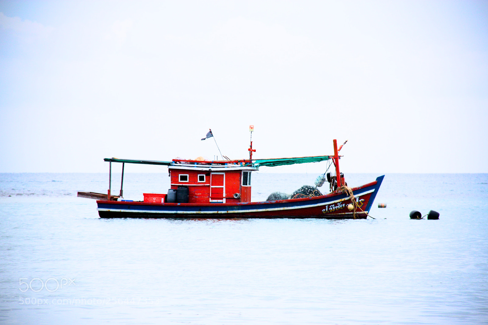 Canon EOS 450D (EOS Rebel XSi / EOS Kiss X2) sample photo. Thailand. fishermen boat photography