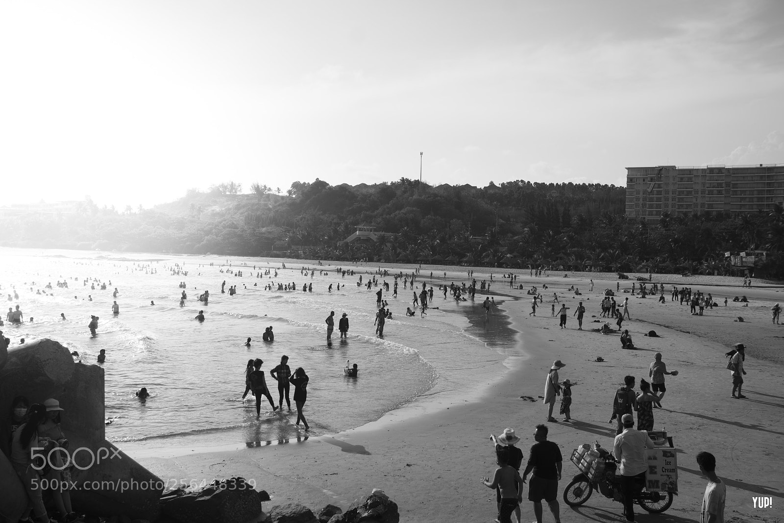 Sony a7R II sample photo. Beach in holiday photography