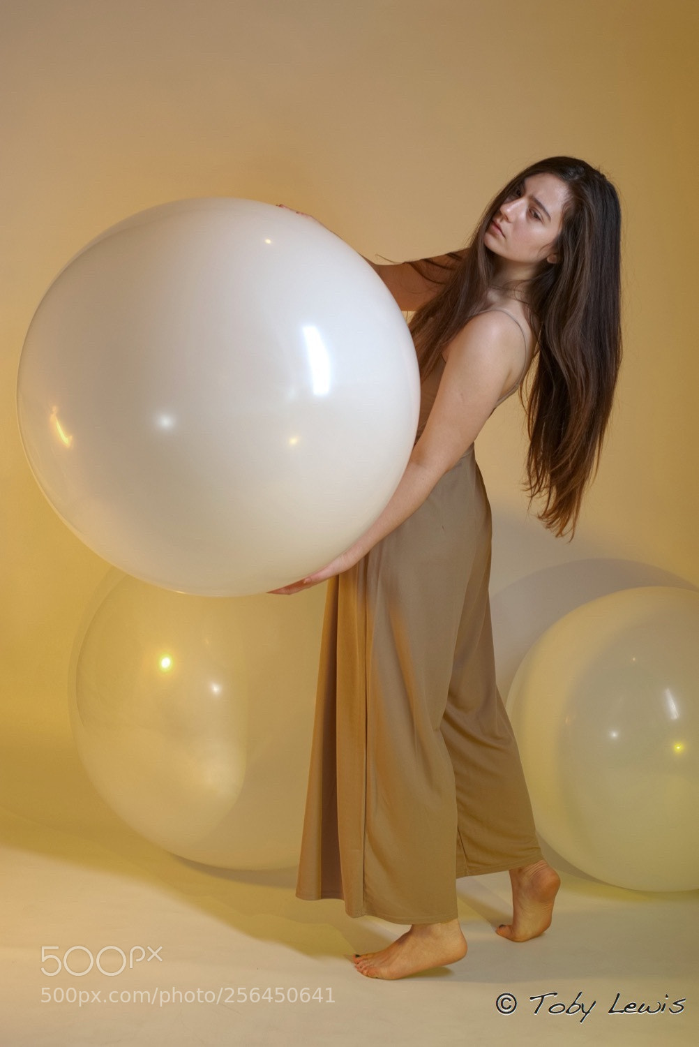 Nikon D5300 sample photo. Cesara with giant balloons photography