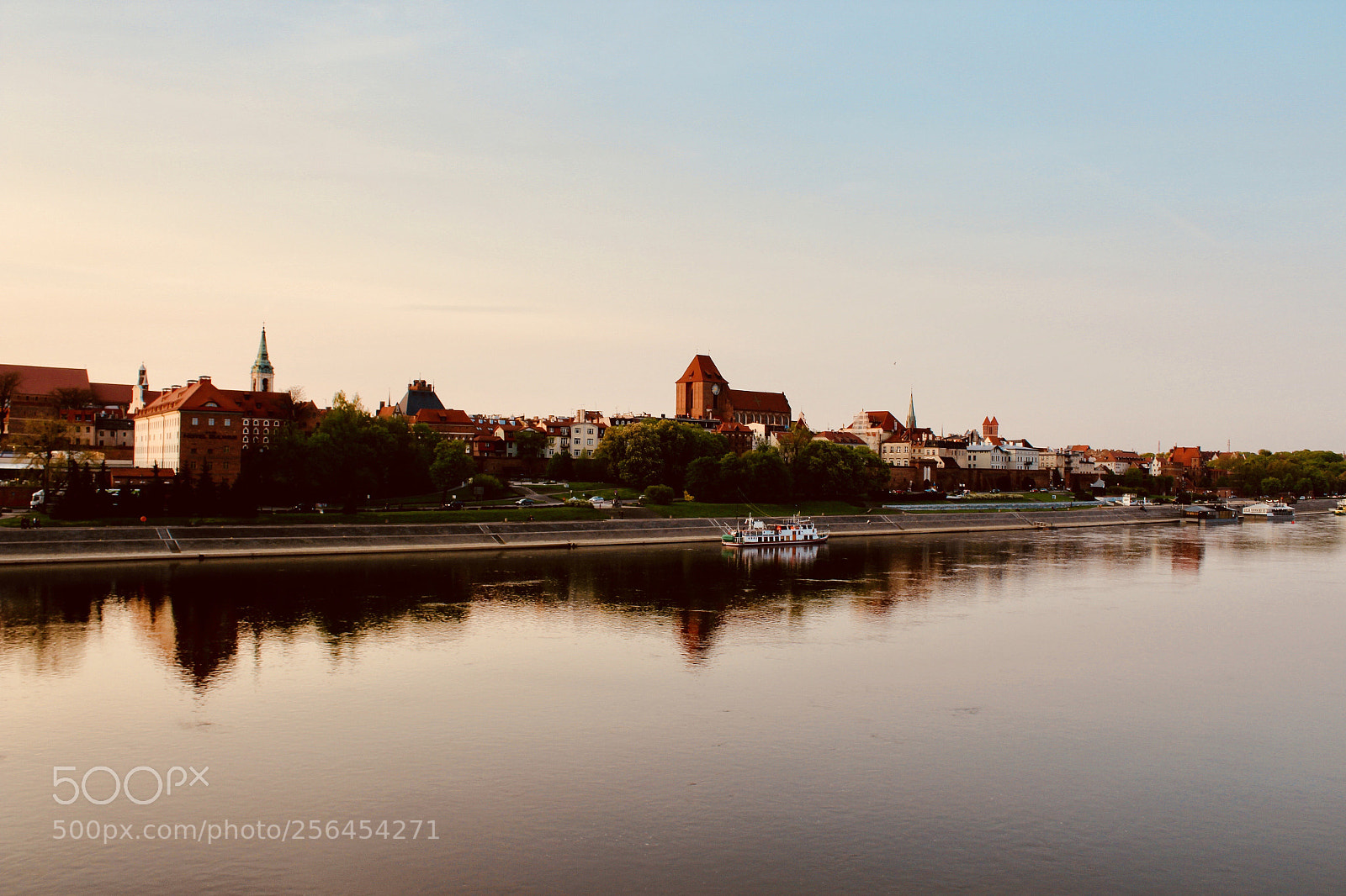 Canon EOS 1300D (EOS Rebel T6 / EOS Kiss X80) sample photo. Medieval town torun~ photography