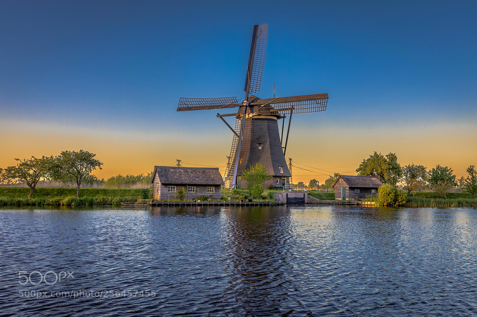 Canon EOS 5D Mark IV sample photo. Night of kinderdijk! photography