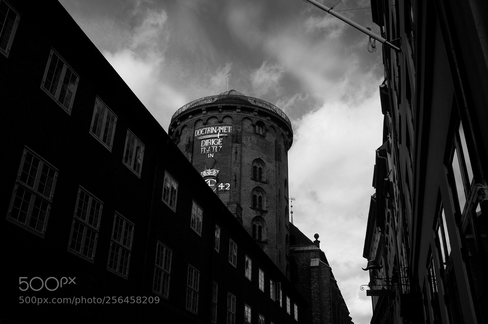 Fujifilm FinePix X100 sample photo. The round tower photography
