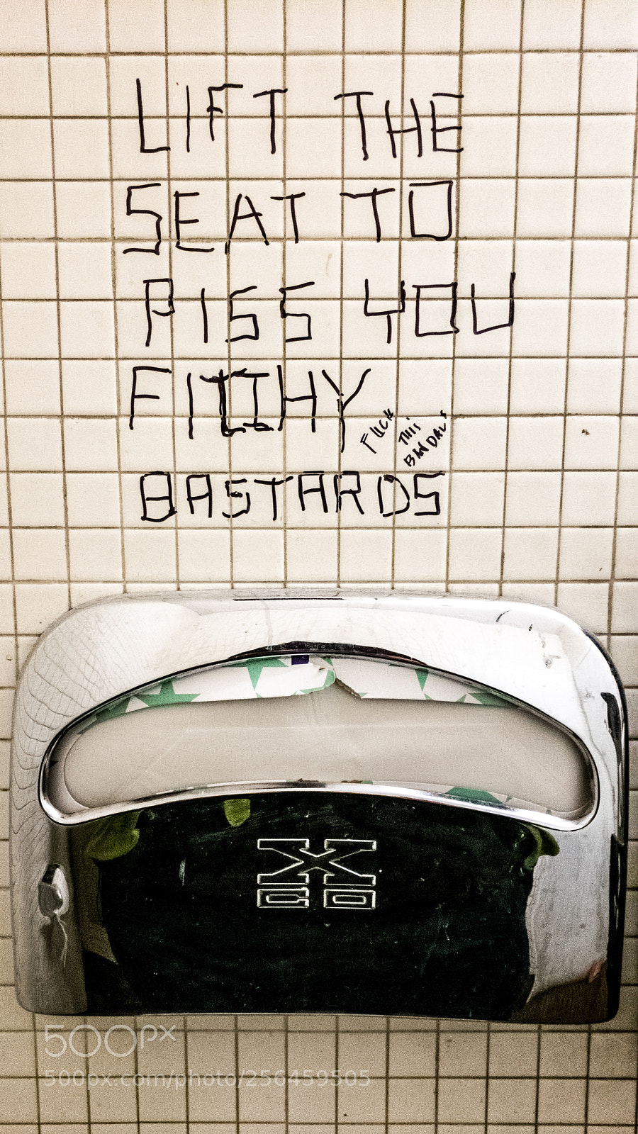 Samsung Galaxy S9+ sample photo. Baggage well bathroom photography