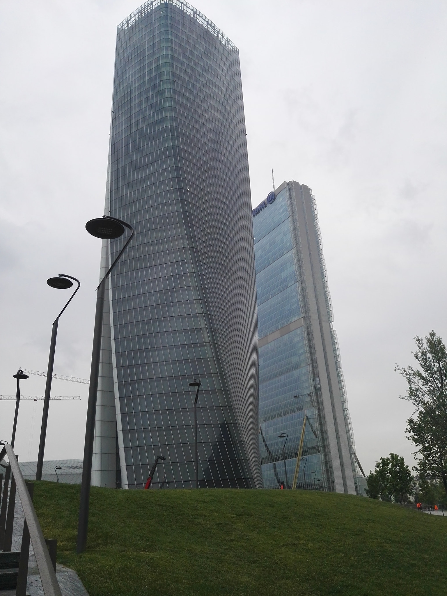 HUAWEI P8 sample photo. Citylife in milan photography