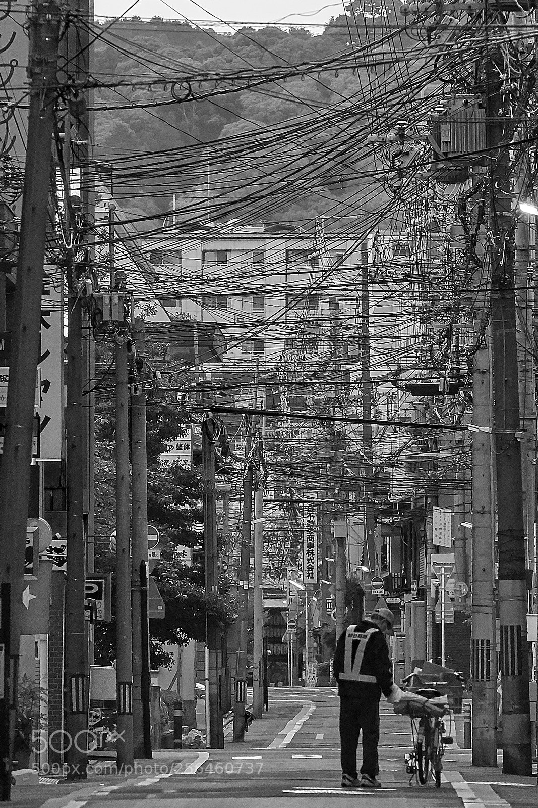 Sony Cyber-shot DSC-RX10 III sample photo. Network photography