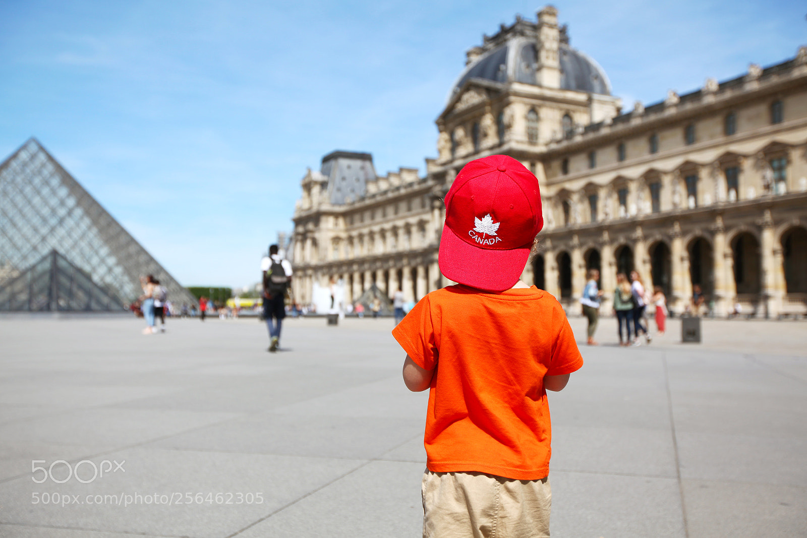 Canon EOS 5D Mark II sample photo. Canadian in paris photography