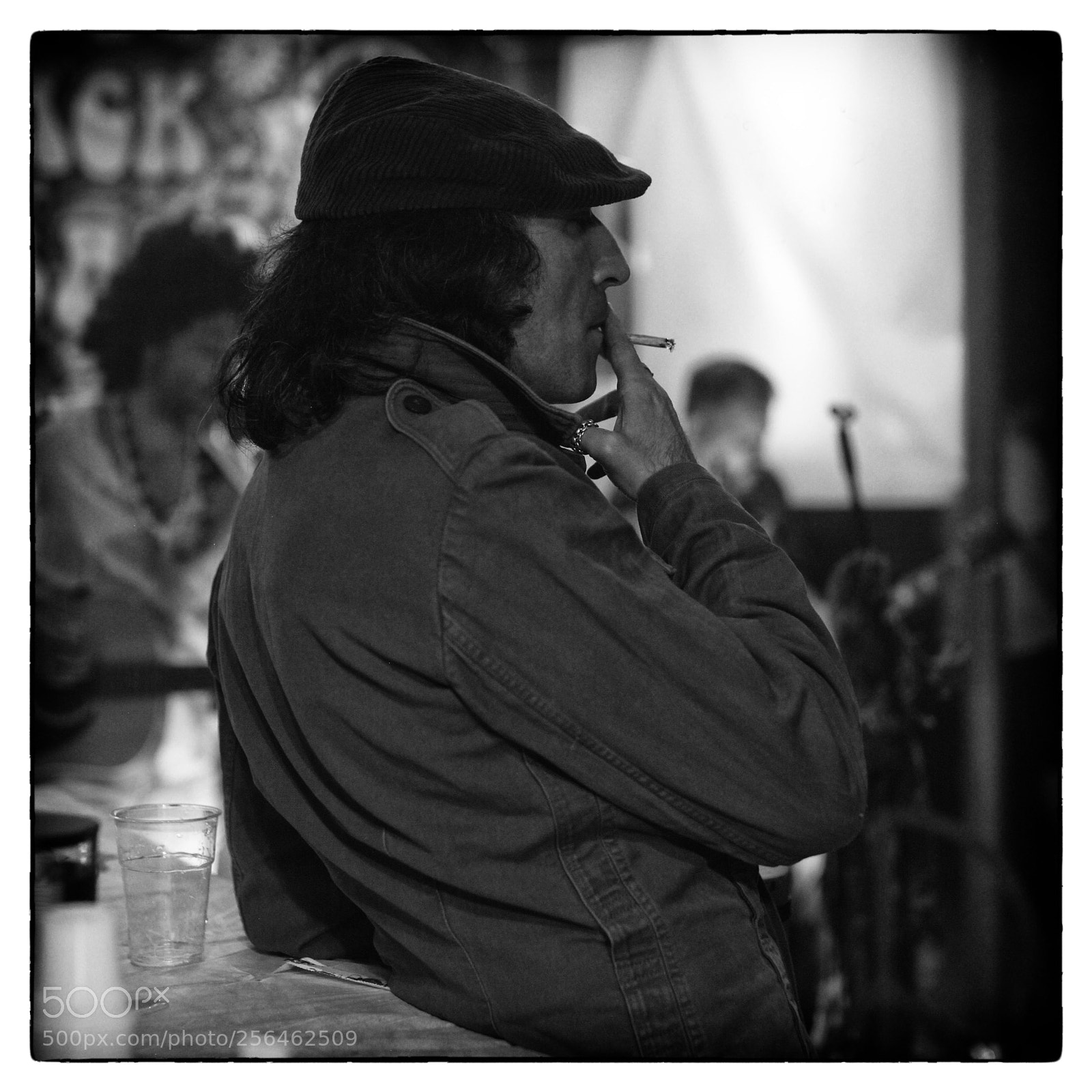 Canon EOS 5D Mark II sample photo. Smokers photography