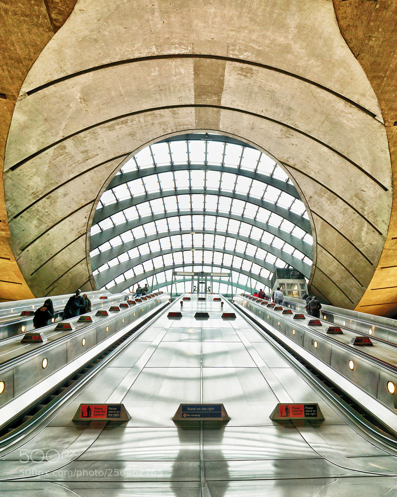 Sony a6000 sample photo. Canary wharf tube station photography