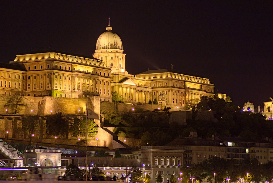 Sony SLT-A68 + Tamron SP AF 90mm F2.8 Di Macro sample photo. Buda castle photography