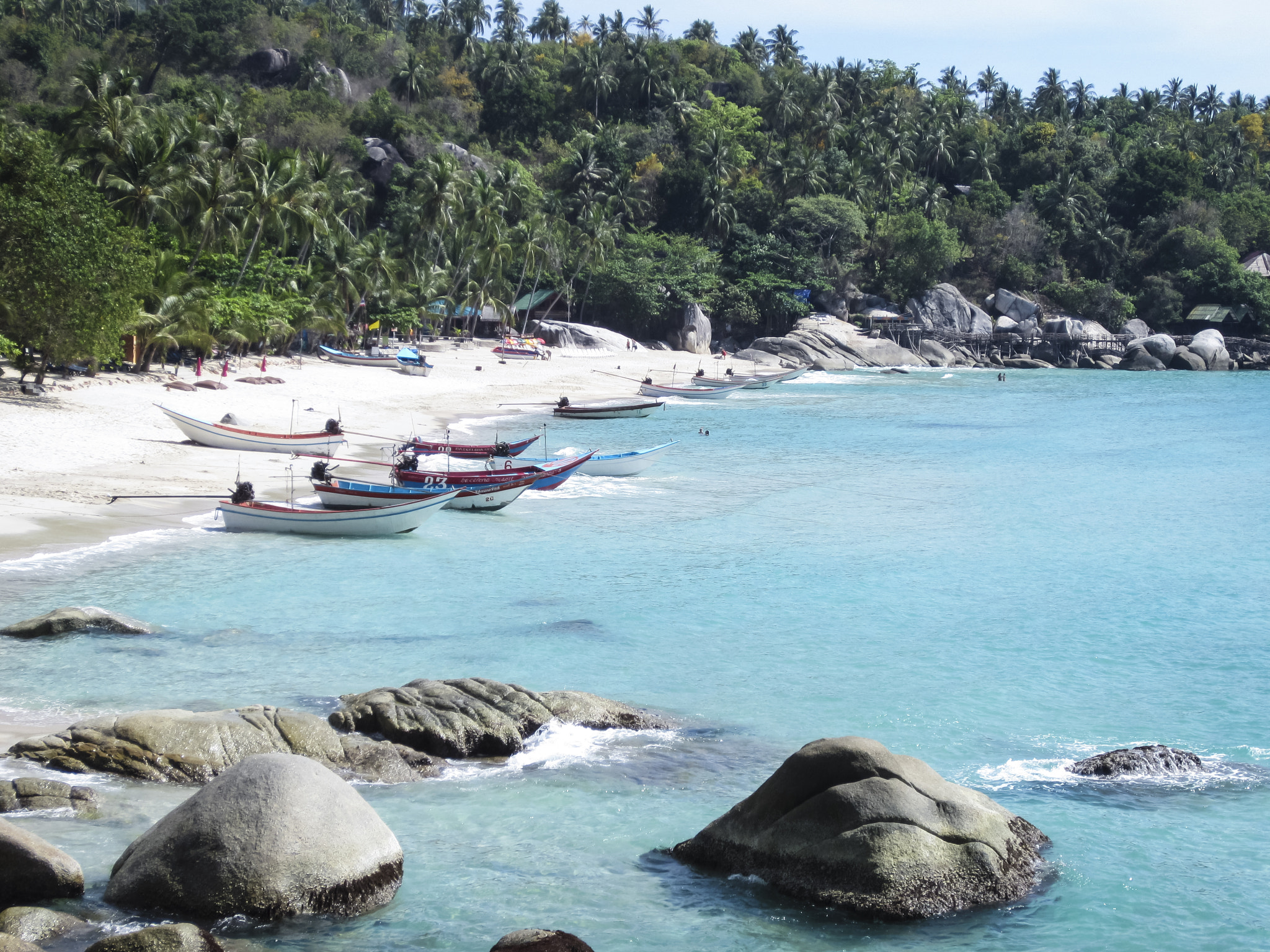 Canon PowerShot ELPH 300 HS (IXUS 220 HS / IXY 410F) sample photo. Haad yuan beach  koh phangan island photography