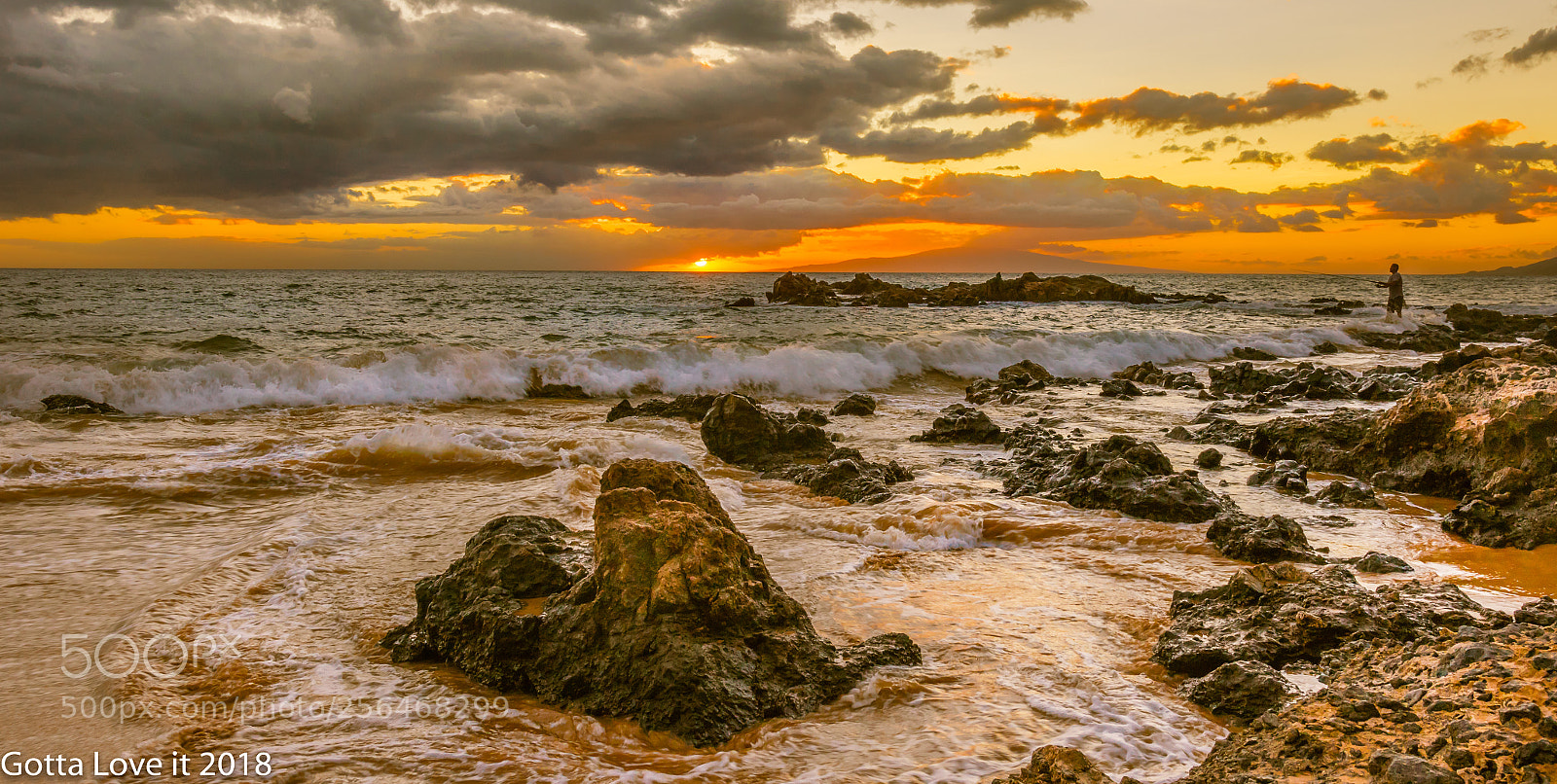 Canon EOS 7D Mark II sample photo. Maui sunset fishing photography