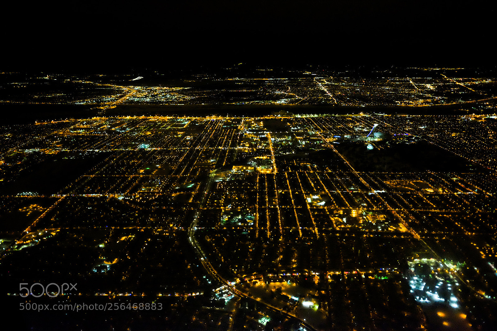 Fujifilm X70 sample photo. Landing in montreal photography