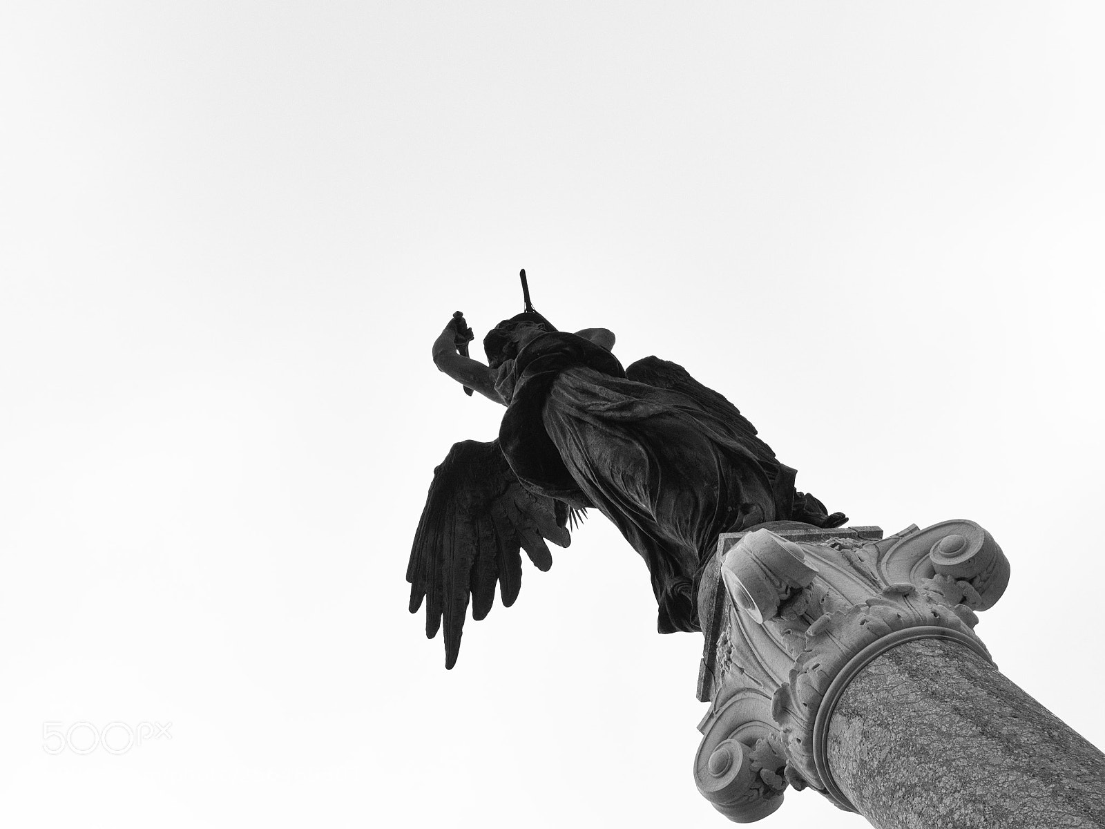 Olympus OM-D E-M10 sample photo. War memorial - reggio photography