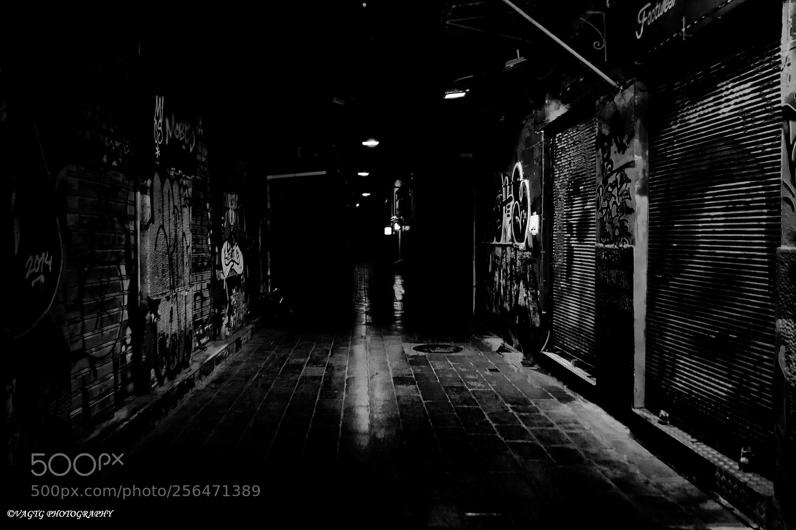 Nikon D3400 sample photo. Dark street of athens photography