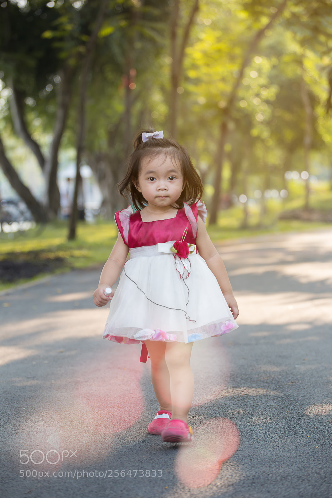 Canon EOS 6D sample photo. Asian baby girl playing photography