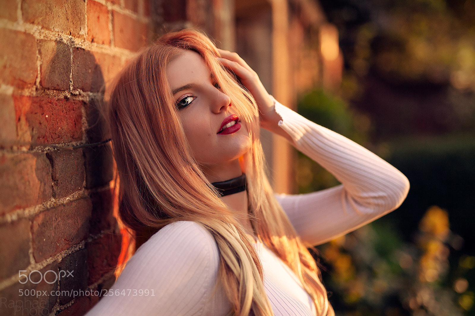 Canon EOS 5D Mark II sample photo. Keep your face to photography